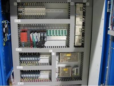 伺服控製係統麵板