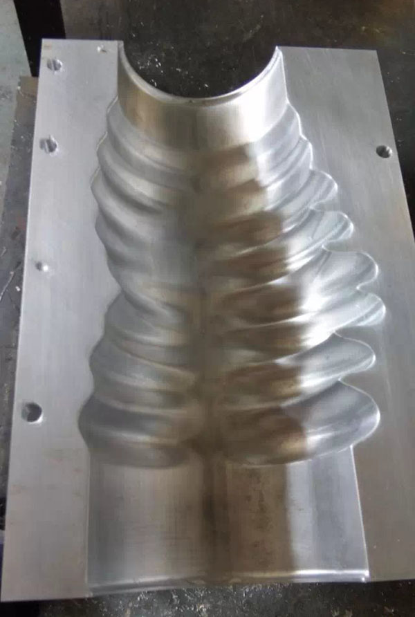 上海技術（shù）學院用線規加工中心教學加工（gōng）案例